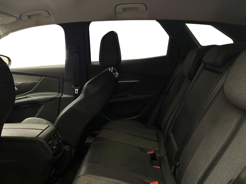 PEUGEOT 3008 2.0 HDi Allure