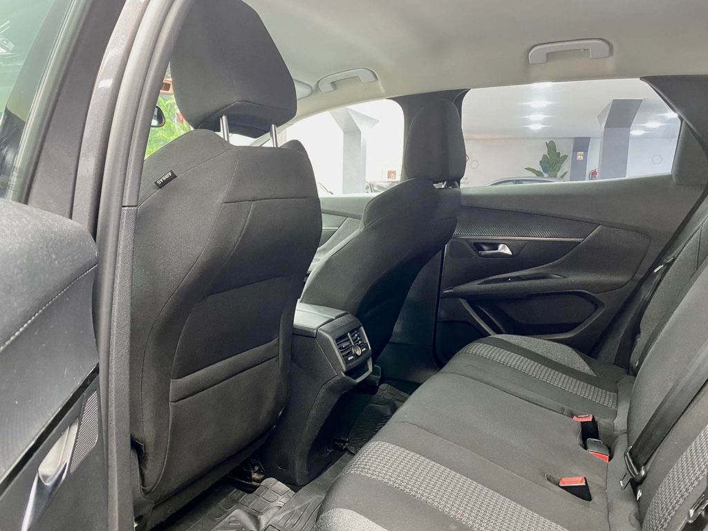 PEUGEOT 3008 2.0 HDi Active