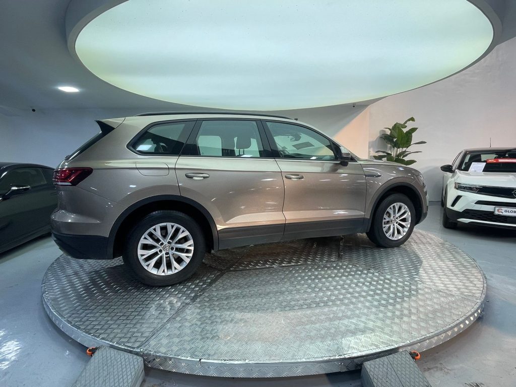 VOLKSWAGEN TOUAREG 3.0 TDI Confort+