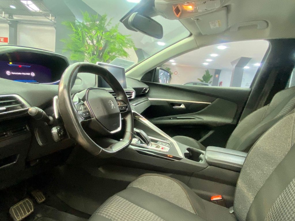 PEUGEOT 3008 2.0 HDi Active