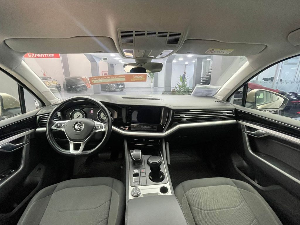 VOLKSWAGEN TOUAREG 3.0 TDI Confort+