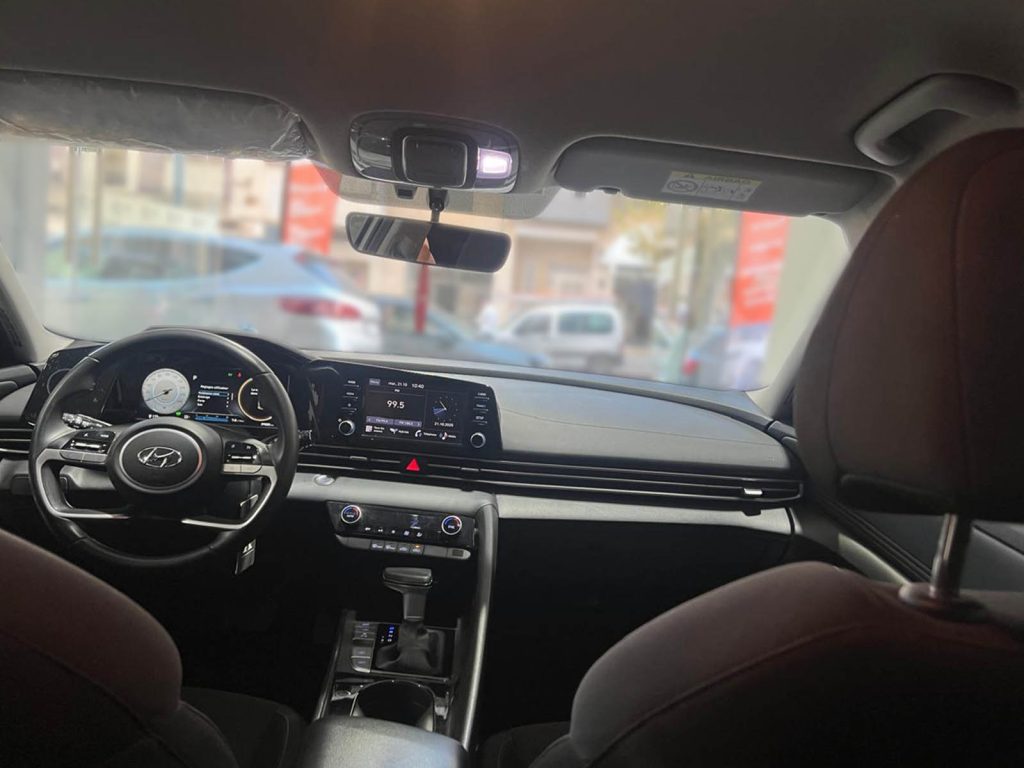 HYUNDAI ELANTRA 1.6 CRDi Inventive