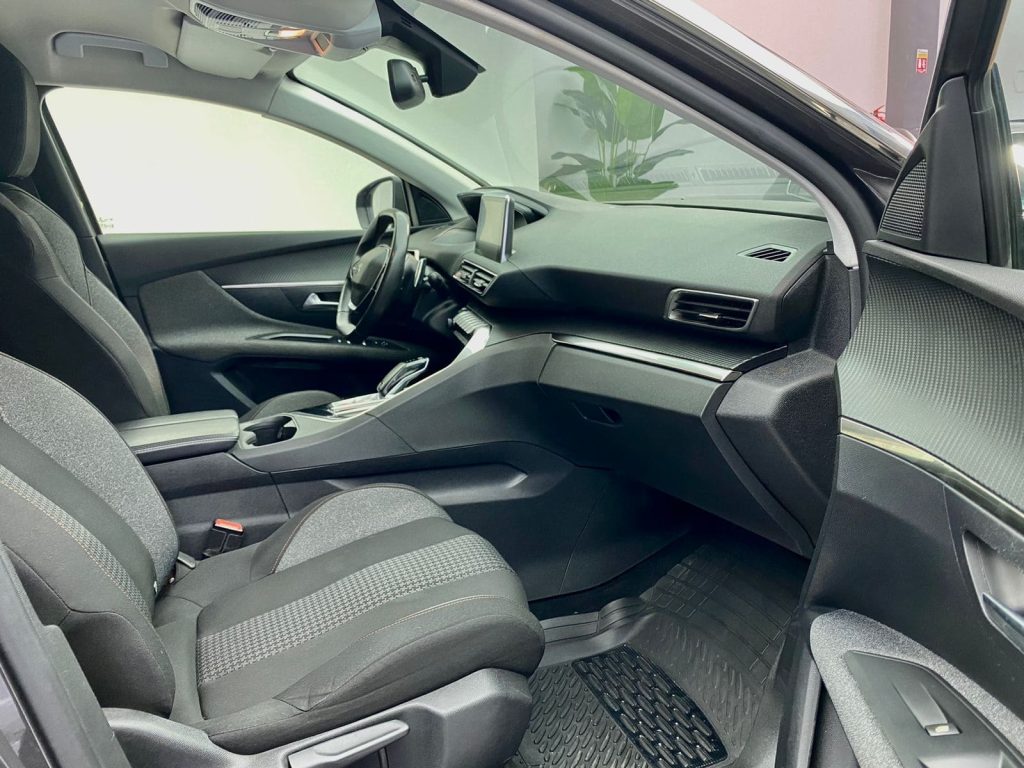 PEUGEOT 3008 2.0 HDi Active