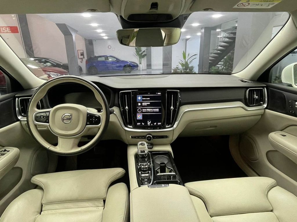 VOLVO S60 T8 Recharge R-Design