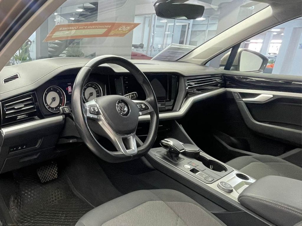 VOLKSWAGEN TOUAREG 3.0 TDI Confort+