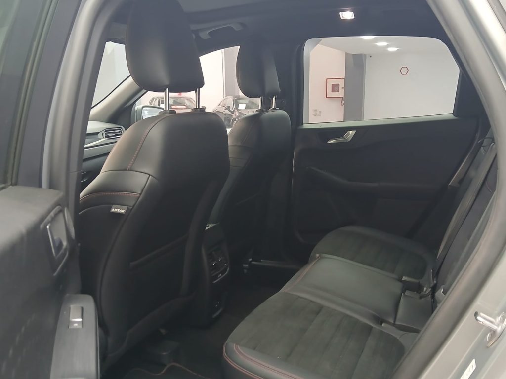 FORD KUGA 2.0 TDCi ST-Line