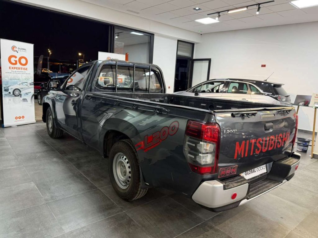 MITSUBISHI L200 PICK UP