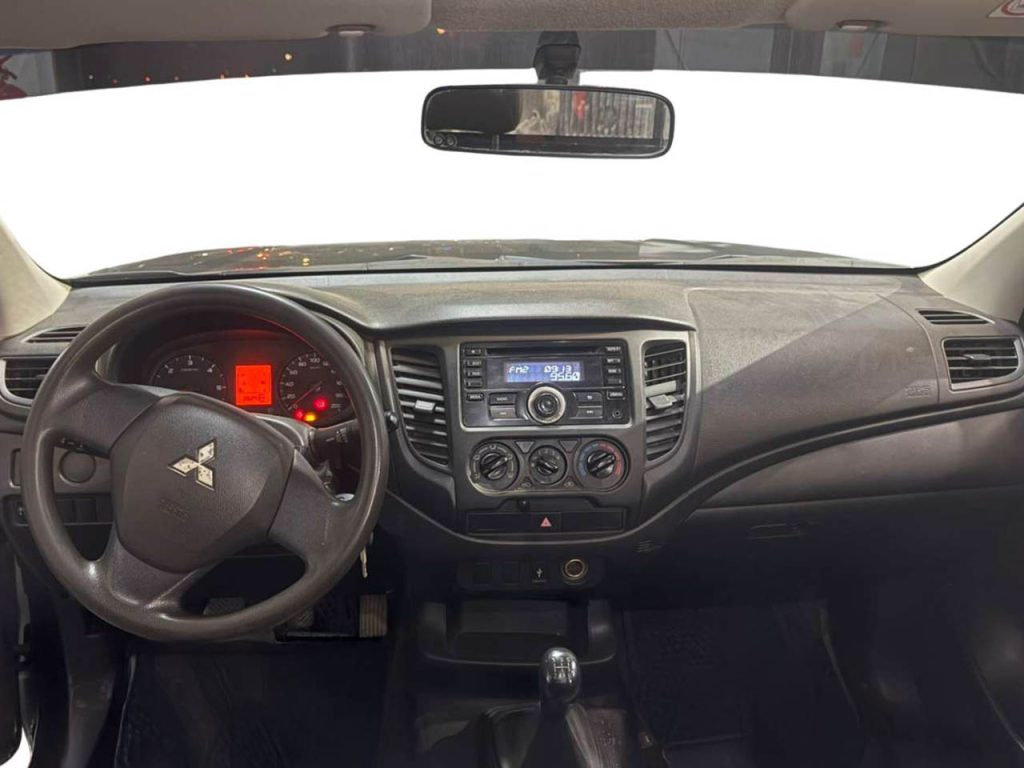 MITSUBISHI L200 PICK UP