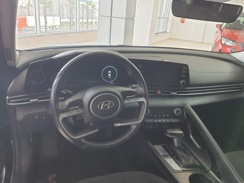 HYUNDAI ELANTRA 1.6 CRDi Inventive