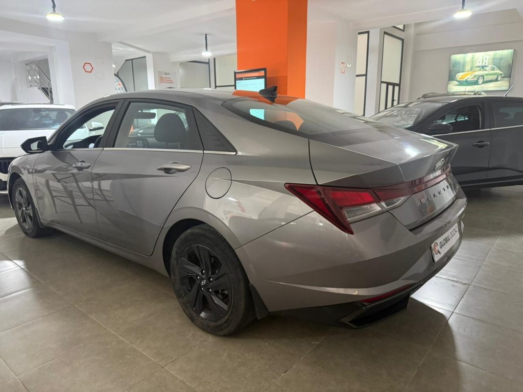 HYUNDAI ELANTRA 1.6 CRDi Inventive