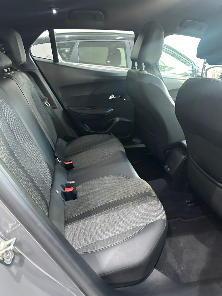 PEUGEOT 2008 1,5 BlueHDi SITT Allure Pack +