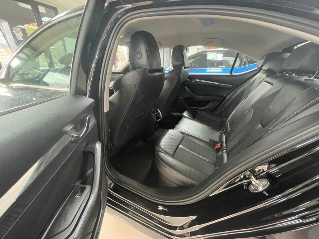 SKODA OCTAVIA 2.0 TDi Business DSG