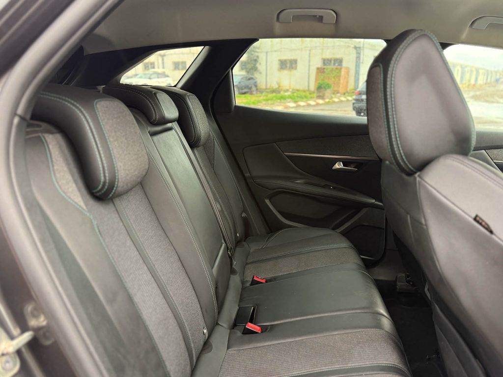 PEUGEOT 3008 2.0 HDi Allure