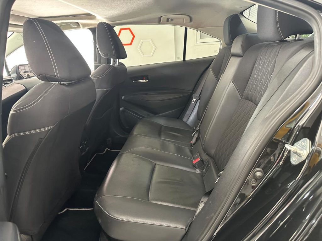 TOYOTA COROLLA 1.8 Distinctive+