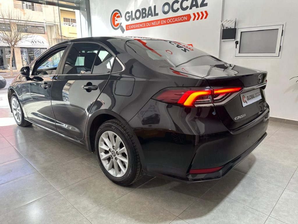 TOYOTA COROLLA 1.8 Distinctive+