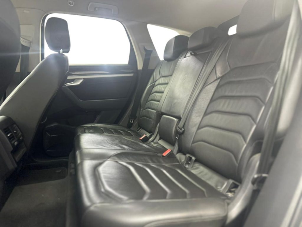 VOLKSWAGEN TOUAREG 3.0 TDI Confort+