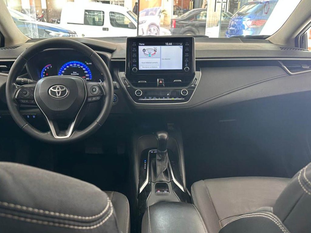 TOYOTA COROLLA 1.8 Distinctive+