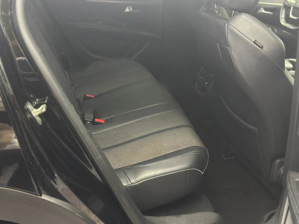 PEUGEOT 3008 2.0 HDi Allure