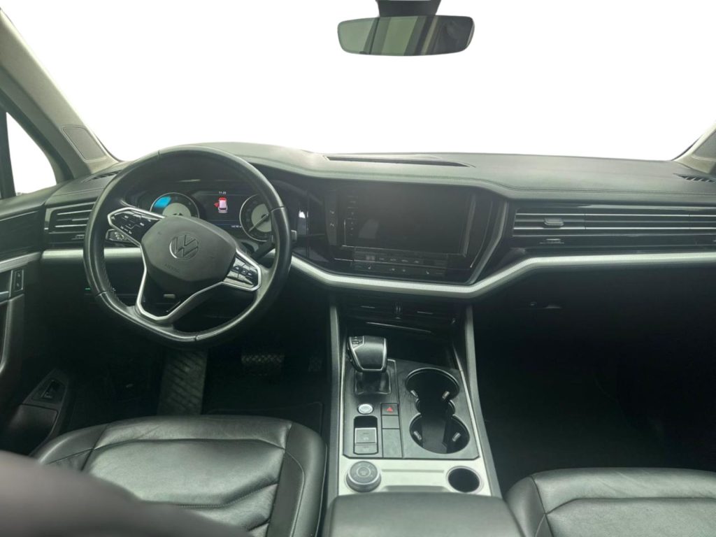 VOLKSWAGEN TOUAREG 3.0 TDI Confort+