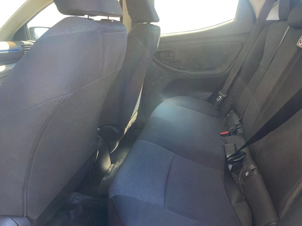 TOYOTA Yaris 1.0 VVT-i Dynamic +