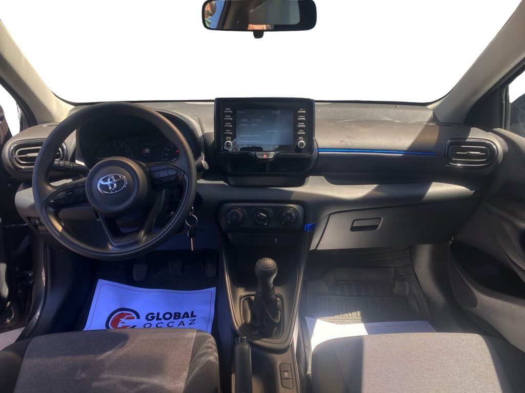 TOYOTA Yaris 1.0 VVT-i Dynamic +