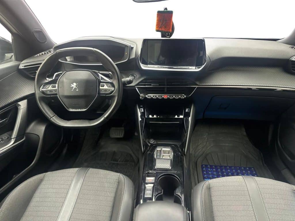 PEUGEOT 2008 1,5 BlueHDi SITT Allure Pack +