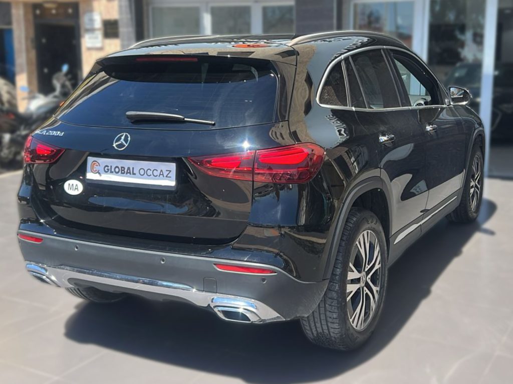 MERCEDES GLA 200 D DISTINCTIVE