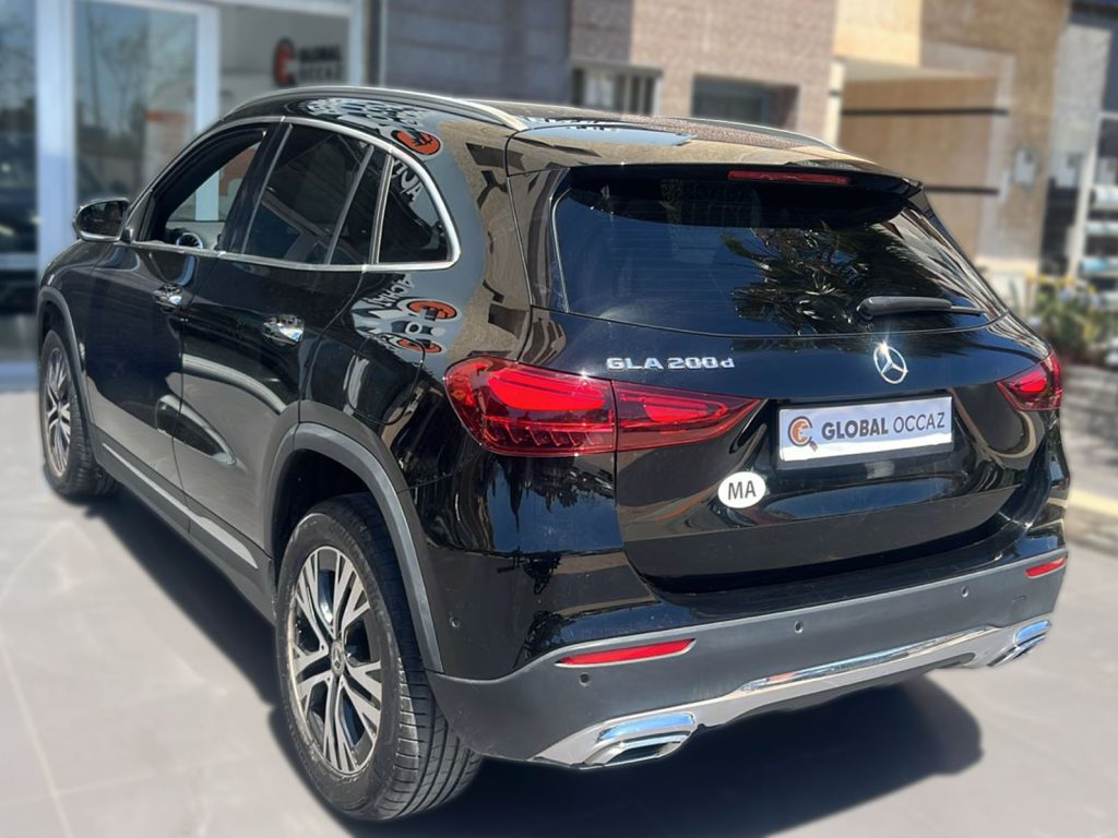 MERCEDES GLA 200 D DISTINCTIVE