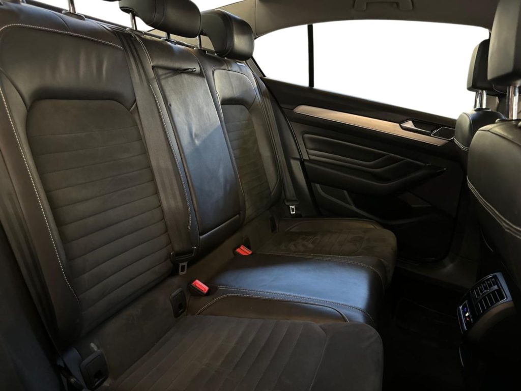 VOLKSWAGEN PASSATB8 2.0 TDI Confortline